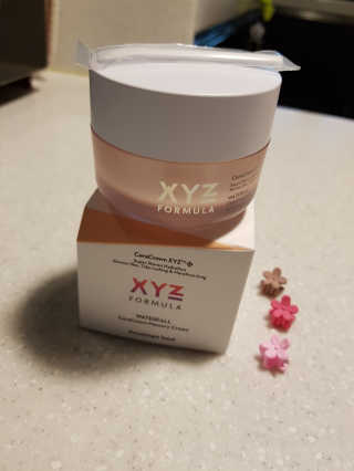 XYZ FORMULA 워터폴 라인 세라크라운 메모리 크림 — 4.67점을 준 리뷰어가 2018년 3월 올린 사용 사진