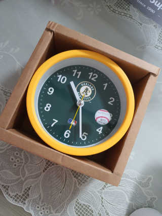 MLB WATCH n LEISURE MLB 아날로그 디자인 탁상시계 8종 — 5점을 준 리뷰어가 2020년 1월 올린 사용 사진
