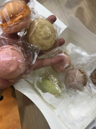 M카롱 반할만큼 달콤한 수제마카롱 — 4.5점을 준 리뷰어가 2018년 5월 올린 사용 사진