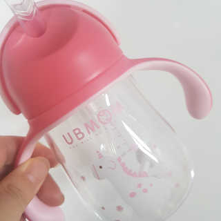 유비맘 트라이탄 코니빨대컵_컬러 랜덤 발송 — 4점을 준 리뷰어가 2020년 1월 올린 사용 사진