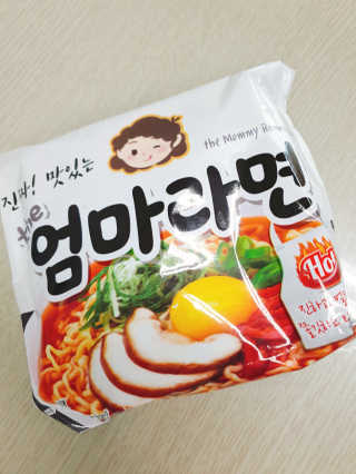 라면 그대로가 제일 맛있는 더엄마라면 — 4.5점을 준 리뷰어가 2019년 7월 올린 사용 사진
