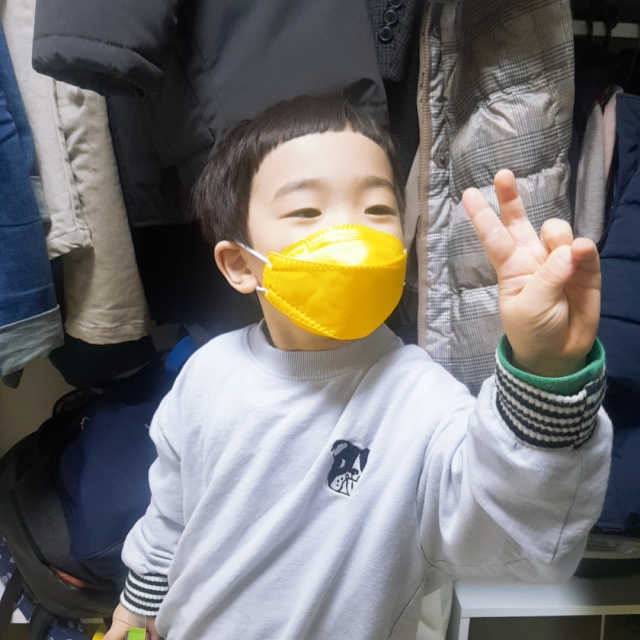 어린이가 좋아하는 컬러 황사마스크 KF94 소형 20P 리뷰 사진