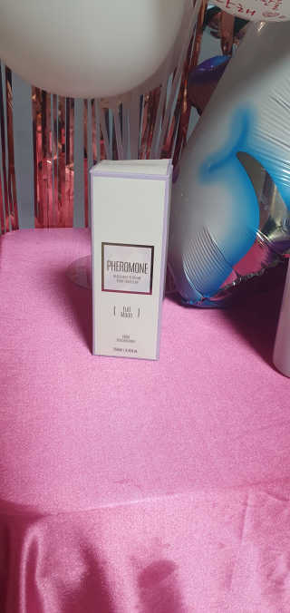 레드컨테이너 페로몬향 퍼퓸 바디에멀전 — 4점을 준 리뷰어가 2020년 2월 올린 사용 사진