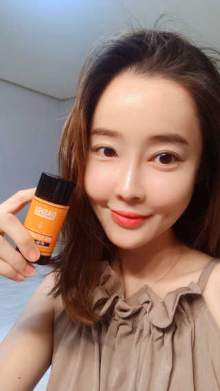 다슈코리아 다슈 데일리 비타플렉스 선스틱 — 5점을 준 리뷰어가 2018년 9월 올린 사용 사진