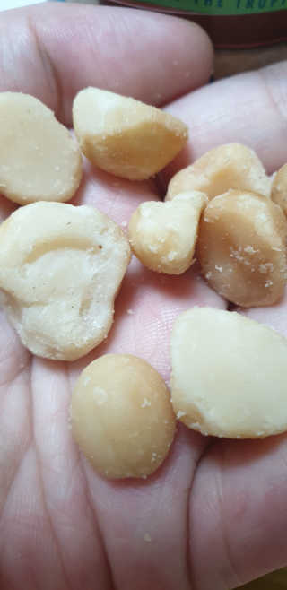 마우나로아 드라이 씨솔트 마카다미아 캔 127G — 5점을 준 리뷰어가 2019년 9월 올린 사용 사진