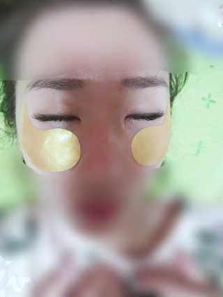 푸츄푸츄 Real repair skin cell premium patch — 5점을 준 리뷰어가 2018년 10월 올린 사용 사진