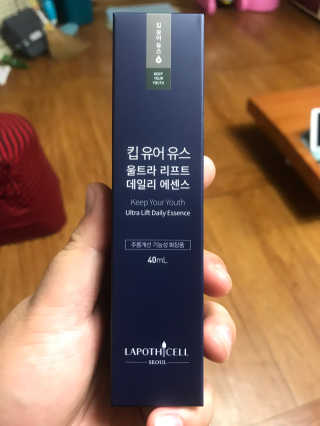 라포티셀 리뉴얼 킵 유어 유스 울트라 리프트 데일리 에센스 — 5점을 준 리뷰어가 2018년 10월 올린 사용 사진