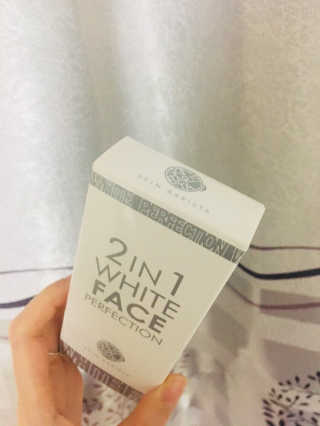피움 스킨바리스타 2in1 화이트 페이스 퍼펙션 50ml — 4.67점을 준 리뷰어가 2018년 11월 올린 사용 사진