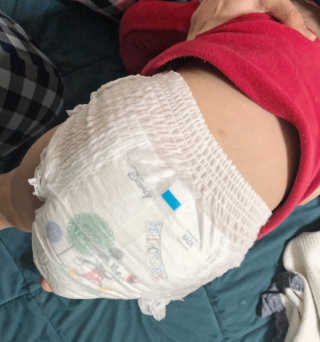 보솜이 베이비케어 팬티형 기저귀 — 5점을 준 리뷰어가 2019년 3월 올린 사용 사진