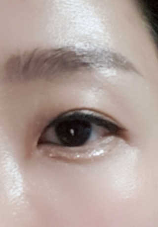 [블랙루즈] 펄블리 아이 글리터 2종 — 4.5점을 준 리뷰어가 2019년 1월 올린 사용 사진