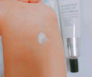 보나쥬르 래디언스 톤업 아이크림 30ml — 4.5점을 준 리뷰어가 2018년 8월 올린 사용 사진