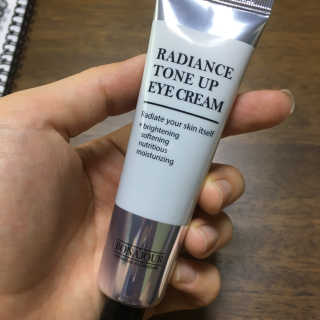 보나쥬르 래디언스 톤업 아이크림 30ml — 4.17점을 준 리뷰어가 2018년 8월 올린 사용 사진