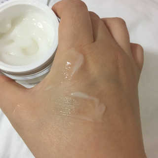 최윤하스텔라 최윤하 만물상 올인원 만능크림 — 5점을 준 리뷰어가 2019년 4월 올린 사용 사진