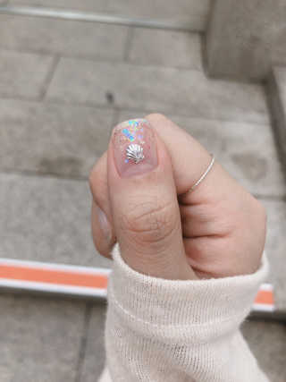 [라비르살롱] 기본케어 + 젤네일 — 4점을 준 리뷰어가 2019년 8월 올린 사용 사진