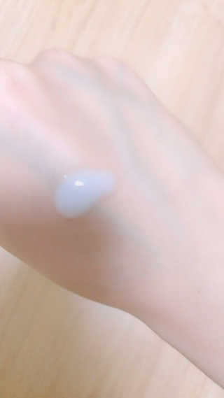 비스페라 피부균형을 맞추는 한방울의 힘, 타임 테라피 에센스 — 5점을 준 리뷰어가 2018년 3월 올린 사용 사진