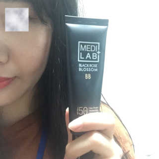 데이셀코스메틱 메디 랩 블랙로즈 블로썸 비비 50g — 4점을 준 리뷰어가 2017년 7월 올린 사용 사진