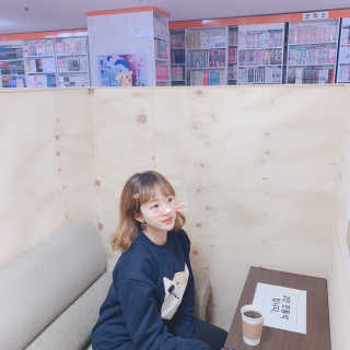 [공간 만화카페] 1인당 3시간 이용+음료 1잔, 2인Set — 4점을 준 리뷰어가 2018년 12월 올린 사용 사진
