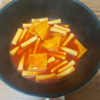두번째 국떡 국가대표 떡볶이 1팩 + 영미칩 2봉 증정 — 5점을 준 리뷰어가 2019년 2월 올린 사용 사진