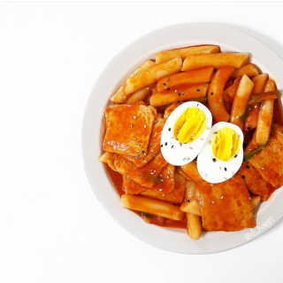 [홍코너떡볶이]옛날떡볶이 인기맛 4팩세트 — 5점을 준 리뷰어가 2019년 10월 올린 사용 사진