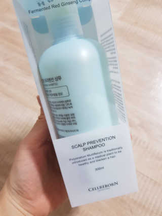 셀리본 하수오 내츄럴 프리벤션 탈모관리 샴푸 300ml — 2점을 준 리뷰어가 2019년 11월 올린 사용 사진
