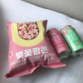 GS25 벚꽃 팝콘 + 벚꽃스파클링 + 벚꽃 청포도 에이드 — 4.33점을 준 리뷰어가 2018년 3월 올린 사용 사진