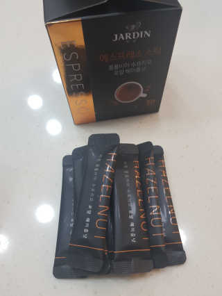 (주)쟈뎅 쟈뎅 에스프레소 스틱 [블랙+헤이즐넛 set] — 5점을 준 리뷰어가 2020년 3월 올린 사용 사진