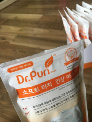 [닥터퓨리] 소프트터치 건강 마스크_성인+아동 — 5점을 준 리뷰어가 2019년 4월 올린 사용 사진