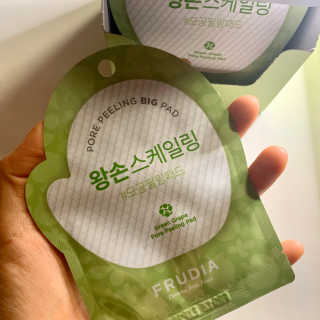 [후르디아] 청포도 매끈약산성 필링 패드_50매 세트 — 5점을 준 리뷰어가 2019년 9월 올린 사용 사진