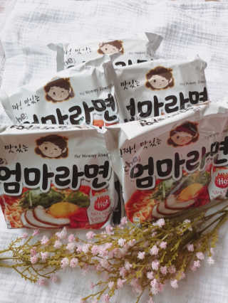 라면 그대로가 제일 맛있는 더엄마라면 — 5점을 준 리뷰어가 2019년 9월 올린 사용 사진