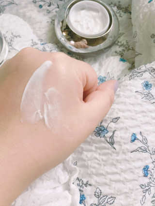 더메이런 에잇콤플렉스 워터드롭 화이트 크림 — 4점을 준 리뷰어가 2017년 5월 올린 사용 사진