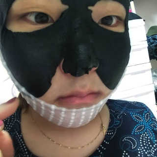 23years old 아큐페어 쁘띠 마스크 (5장) — 4점을 준 리뷰어가 2017년 9월 올린 사용 사진