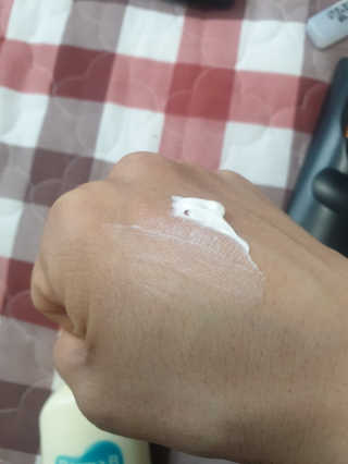 더마비 에브리데이 선블록 SPF50+ PA++++ — 4.5점을 준 리뷰어가 2019년 4월 올린 사용 사진