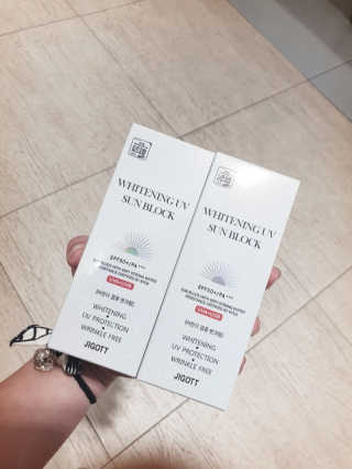 지고트 화이트닝 유브이 썬블럭 크림 70ml,1+1 — 5점을 준 리뷰어가 2019년 6월 올린 사용 사진