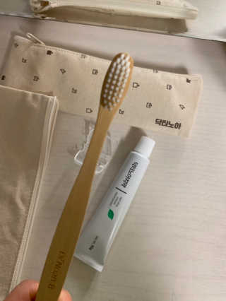 닥터노아 칫솔치약 휴대용 세트 — 5점을 준 리뷰어가 2019년 12월 올린 사용 사진