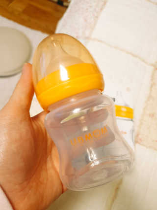 유비맘 신생아젖병 120ml 트리플팩_ 젖꼭지 포함 — 5점을 준 리뷰어가 2020년 2월 올린 사용 사진