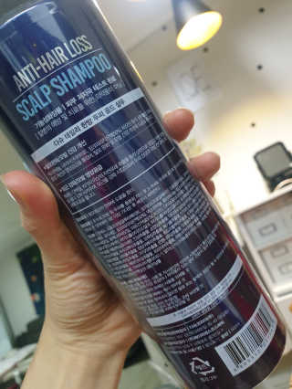 다슈코리아 다슈 단백질 한방 두피 골드 샴푸 500ml +샴푸브러쉬 — 5점을 준 리뷰어가 2020년 1월 올린 사용 사진