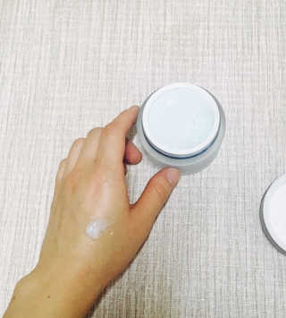 포렌코즈 아쿠아 커넥션 크림 — 4.17점을 준 리뷰어가 2017년 8월 올린 사용 사진