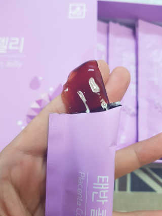 네츄럴굿띵스 태반 콜라겐 젤리 15포 — 4.83점을 준 리뷰어가 2018년 9월 올린 사용 사진