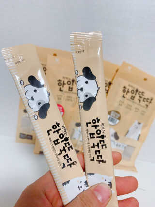 [펫토리아]짜먹는 한입뚝딱 강아지.고양이 마약간식 — 5점을 준 리뷰어가 2019년 8월 올린 사용 사진