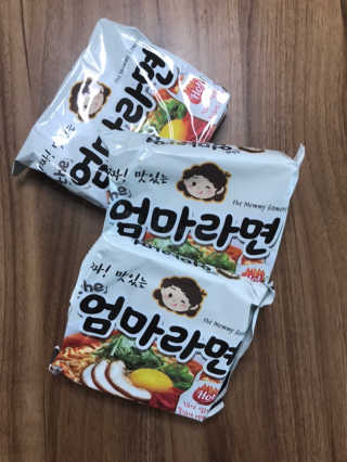 라면 그대로가 제일 맛있는 더엄마라면 — 4점을 준 리뷰어가 2019년 6월 올린 사용 사진