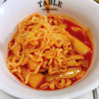 홍대미미네국물떡볶이 [홍대미미네]오리지널 국물 떡볶이4팩 + 라면사리 — 5점을 준 리뷰어가 2019년 4월 올린 사용 사진