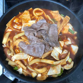 식스레시피 마라떡볶이 쿠킹박스 2인분 — 4.5점을 준 리뷰어가 2019년 7월 올린 사용 사진