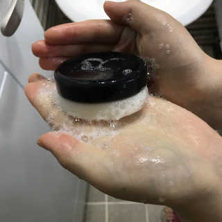 젠틀닥터 블랙 앤 화이트 포어 퓨리파잉 클렌징 바 — 4점을 준 리뷰어가 2017년 8월 올린 사용 사진