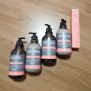 더블유드레스룸 더블유드레스품 퍼퓸드 헤어케어_샴푸.컨디셔너 — 4.33점을 준 리뷰어가 2018년 5월 올린 사용 사진