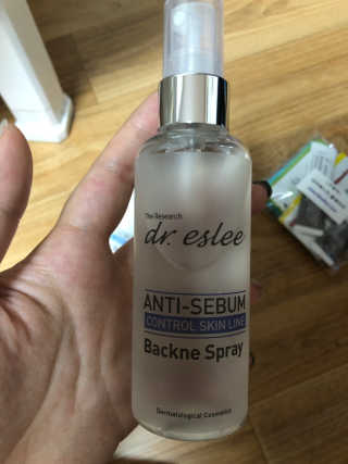 dr.eslee 안티세범 백크네 스프레이 — 4점을 준 리뷰어가 2019년 4월 올린 사용 사진