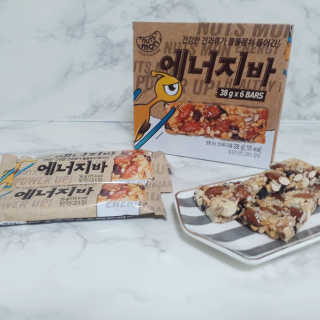 견과가 똘똘 뭉쳐들어간 넛츠몬 에너지바 1BOX 6개입 — 4.5점을 준 리뷰어가 2018년 1월 올린 사용 사진