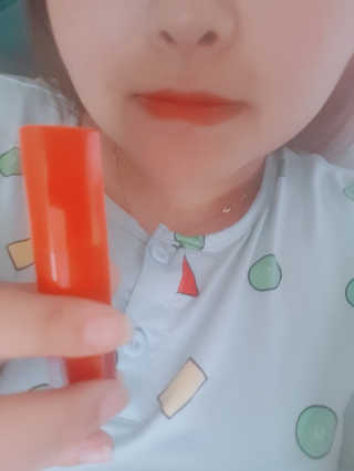 [블랙루즈] 컬러 락 하트 틴트 1+1 — 5점을 준 리뷰어가 2019년 8월 올린 사용 사진