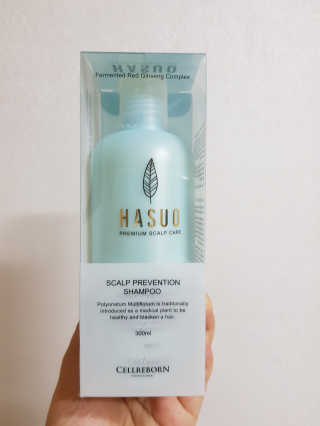 셀리본 하수오 내츄럴 프리벤션 탈모관리 샴푸 300ml — 5점을 준 리뷰어가 2019년 11월 올린 사용 사진