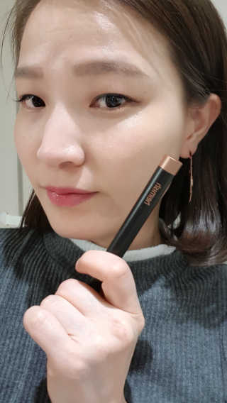 헤이미쉬 데일리즘 코랄릭 스틱 아이 섀도우 — 5점을 준 리뷰어가 2018년 3월 올린 사용 사진