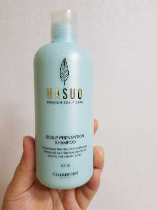 셀리본 하수오 내츄럴 프리벤션 탈모관리 샴푸 300ml — 5점을 준 리뷰어가 2019년 11월 올린 사용 사진